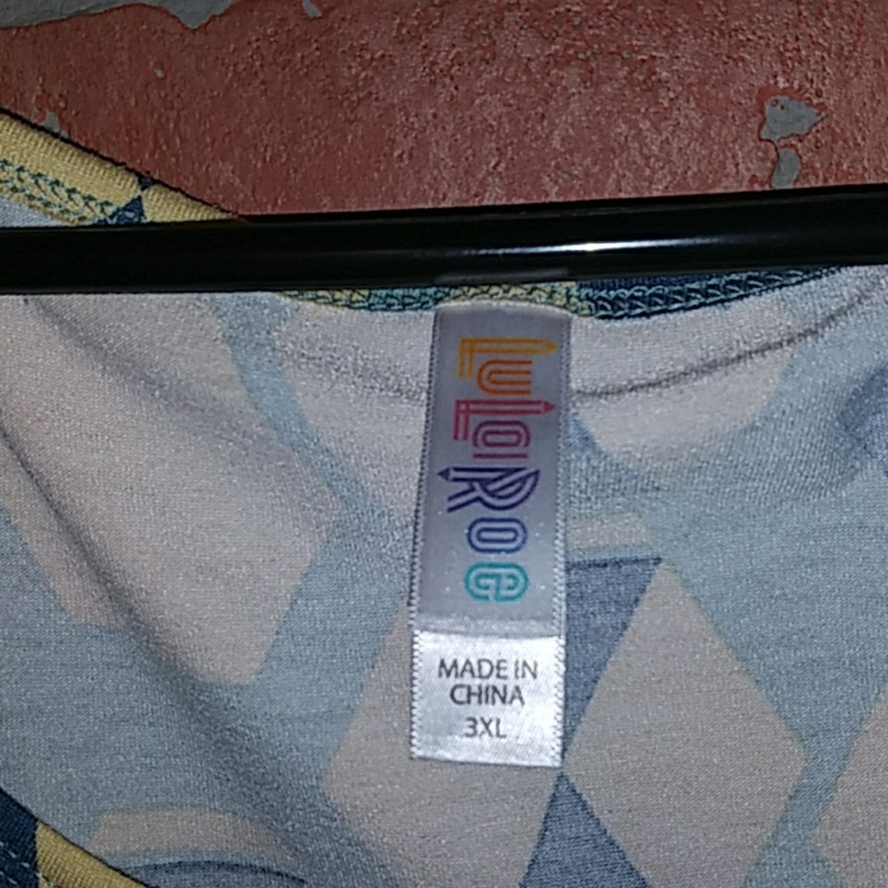 LuLaRoe 3X patterned classic tee blue yellow LLR - Picture 3 of 3